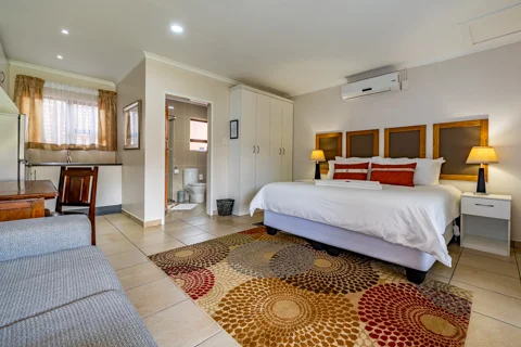 Weaver Room | The Aviary 1 Complex | Botleng Guest House