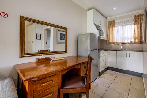 Weaver Room | The Aviary 1 Complex | Botleng Guest House