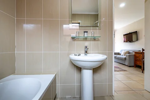 Weaver Room | The Aviary 1 Complex | Botleng Guest House