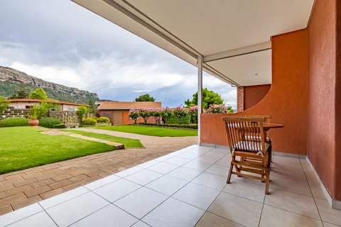 Weaver Room | The Aviary 1 Complex | Botleng Guest House