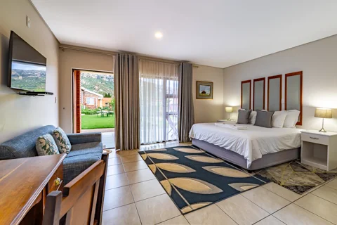 The Aviary 2 Complex | Botleng Guest House