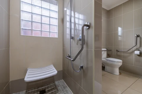 Robin Room | The Aviary 2 Complex | Botleng Guest House