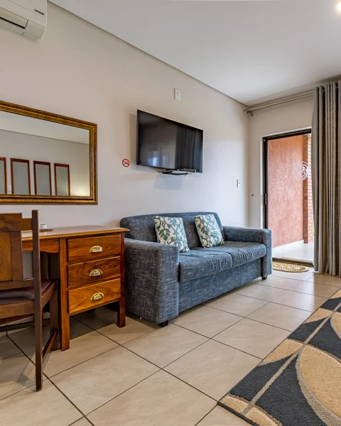 The Aviary 2 Complex | Botleng Guest House