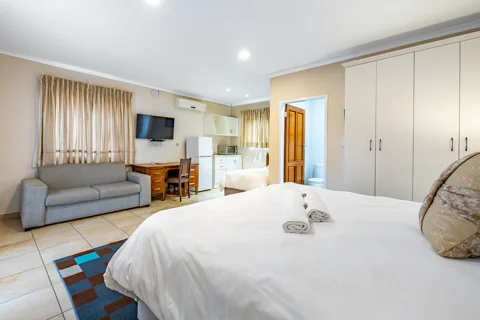 The Aviary 3 Complex | Botleng Guest House