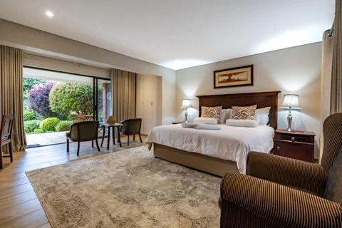 Rose Garden Suite | Botleng Guest House